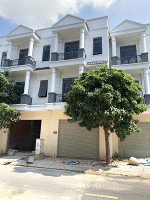 bán căn nhà 1 trệt 2 lầu trong khu nhà ở kim kim trần sổ sẵn, giá chỉ 1tỷ950, lh 