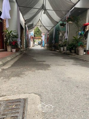 phố chu huy mân - chủ giảm giá sâu sau tết. dt 56m2 nhỉnh 7 tỷ. mt 4,6m hiện trạng nhà 3 tầng