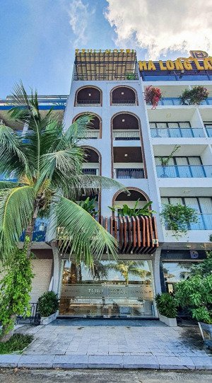 bán khách sạn mini 14 phòng view biển & bến tàu tuần châu