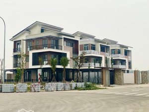 đẳng cấp nhất to nhất vsip- biệt thự sông cách tây hồ 12km -chân ga metro