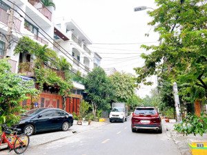 Mặt Tiền đường T8, Phường Tây Thạnh, Quận Tân Phú. Dt: 4x25met, Vuông Vức - Giá 9,8 Tỷ Tl