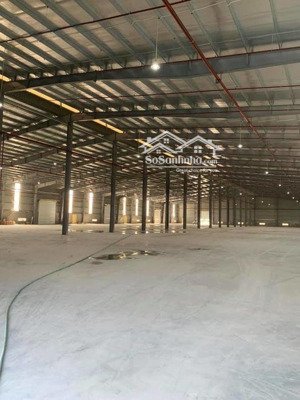 cho thuê nhà máy trong kcn quang minh, hà nội, dt 6000m2 pccc tự động. lh 