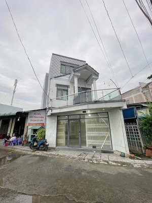 n.c - cho thuê nhà trệt 2 lầu mặt tiền đường lê anh xuân, đoạn quán bò đùm