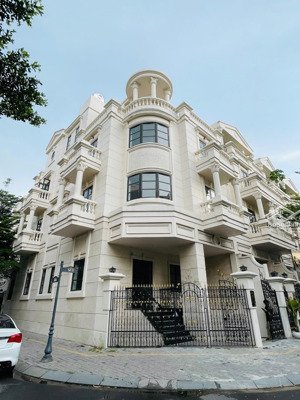 chính chủ bán căn góc cityland parkhills gò vấp