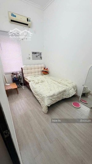 cho thuê nhà nguyên căn nguyễn văn cừ- 40m2, 3 tầng- 3 ngủ- 5 tr/thg ngõ ô tô đi qua