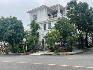 bán biệt thự đơn lập góc 3 mặt tiền nam thông 2 phú mỹ hưng quận 7