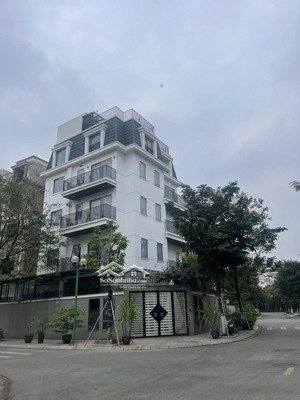 bán biệt thự đơn lập , loi góc 3 thoáng. 311m 5 tầng, mặt tiền 30m , giá 56 tỷ.