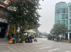 nhà galaxy vạn phúc chính chủ tôi cần bán gấp 100m2-6 tầng thang máy, full nội thất zalo 