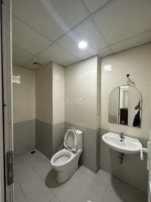 chính chủ cho thuê c/cư a2 phan xich long p7 q. phú nhuận,dt60m2,2pn,1wc,tầng thấp, thoáng mát