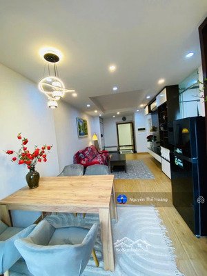 gia đình cần bán ch 2n - 2wc, 80m2 tòa goldsilk. tầng trung bc thoáng, full đồ, phù hợp ở lâu dài