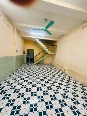 hẻm ô tô gần mt 305 trần phú quận 5 - 65m2 2 tầng ngang 3m9 - chỉ 8 tỷ 4