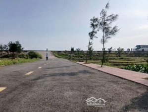 đất biển thịnh long, mặt đường to 2 xe otto tránh nhau thoải mái