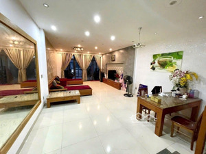 bán nhà 3 tầng mt nguyễn xí gần biển