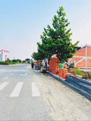 đầu năm cần vốn chính chủ bán lại lô đất kế góc gần cổng chào dự án