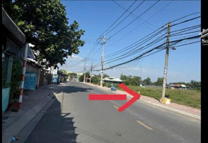 gấpi bán nhanh lô đất vị trí vip kinh doanh gần vịnhomes hocmon