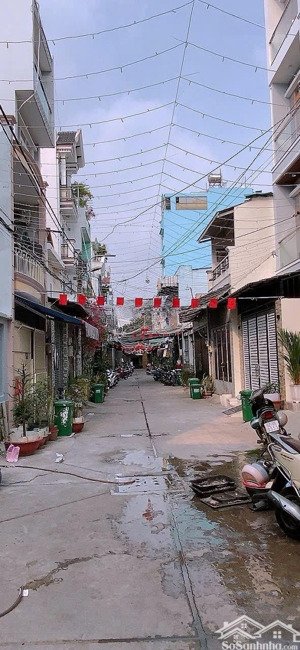 39/58a lô tư, dt 5m x 8m đúc 3 tấm nhà mới thêm phần sân riêng biệt để xe 3pn 3wc, giá 4 tỷ 350