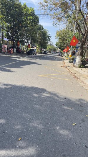 chính chủ cần bán nhanh lô đất 85 m2 mặt tiền đinh thị vân giao nhau với trường chinh p .an khê