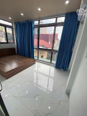 cho thuê phòng 1 ngủ 1 khách, có ban công tại phố xã đàn, quận đống đa