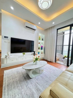 chủ nhà gửi bán căn hộ 2n 73m2 view hồ giá tốt lh 
