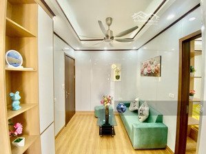 bán gấp ccmn ngay phố thái thịnh- 50m- 2 ngủ 2 wc- thoáng sáng- full đồ ở ngay