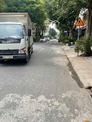 đất đẹp mtnb đường 14m khu ao sen 5 x 24m xây 3,5 tấm - sát công viên - cách aeon chỉ 1 phút