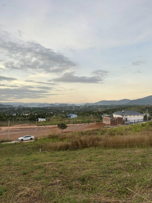 2.000m² 15m mặt tiền đường 5.5m view như hình