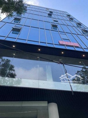 cho thuê tòa nhà 9 tầng dt 500m2, có 2 hầm, 2 thang máy mặt phố hồng tiến, long biên