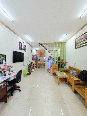 bán nhà 53m2 võ văn hát 2 tầng btct xách vali vào ở ngay chỉ 4.4 tỷ