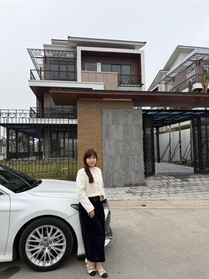 centa riverside - biệt thự ven sông cách hồ tây 12km . vốn 30% chiết khấu 10% đón sóng tod