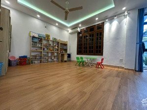 bán nhà khu phân lô ngõ 172 lạc long quân dt 75m2 5 tầng mt 6.3m, oto tránh, vỉa hè.