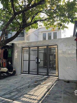 nhà mặt tiền kinh doanh buôn bán sầm uất gần ngay cổng sau cty pouchen. dt: 106m2. giá: 4tỷ7