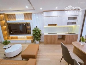 gia đình muốn bán căn hộ 2 phòng ngủ 65m², tầng trung cao thoáng, đẹp nhất dự án. về ở ngay sau tết