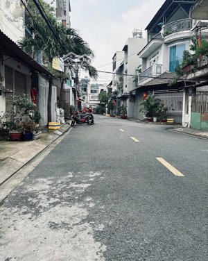 hẻm nhựa 8m thoại ngọc hầu, phú thạnh, tân phú 4x27m nhà cấp 4 mới có 3 phòng ngủ giá 9.7 tỷ tl