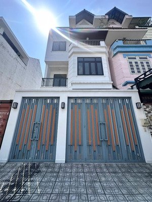 cho thuê nhà mới 3,5 lầu kdc khang an quận 9 đối diện công viên gần liên phường giá 25tr bao thuế