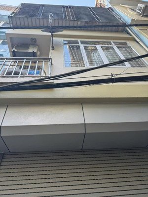 chính chủ cho thuê nhà ngõ 48 nguyễn khánh toàn làm tiệm giặt là, nail. giao nhà ngay