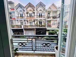 ô tô ngủ trong nhà nhà mới 3 tầng, btct - ngang lớn giá nhỉnh 6 tỷ