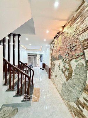 nhà phố thành thái cầu giấy ô tô đỗ cửa 40m 5 tầng 15,9 tỷ