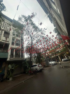 siêu phẩm - mặt đường ô tô tránh - vỉa hè - đội cấn - nhà mới