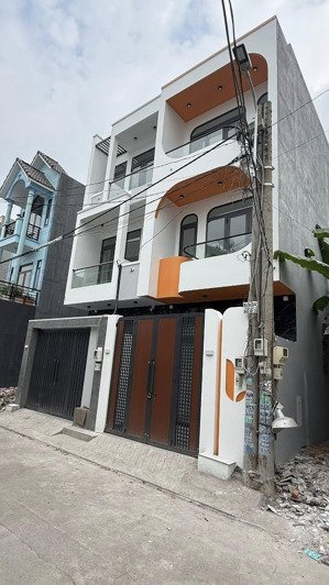 nhà 3 tầng mới xây dựng - đường võ văn hát - 5,85 tỷ