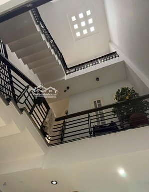 gia đình! bán nhà 3 tầng đỗ huy uyển - đường 7,5m - hướng đông - 3pn - gần biển