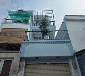 nhà đối diện siêu thị emart trường học cấp 1. 2 trạm y tế - có 5 phòng ngủ rộng và 3 sân thượng