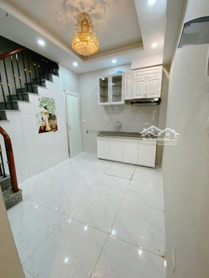 phân khúc 3 tỷ - mặt ngõ ô tô - ô tô đỗ cưả -trung tâm quận hai bà trưng - đẹp ở luôn - sổ