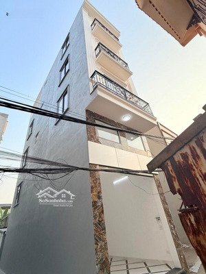 lô góc, hai mặt thoáng sáng vĩnh viễn, ngõ nông, thông, rộng 3m, nhiều ngủ. dt: 50m, 5 tầng, 6,5 t