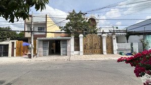 nhà mặt tiền đường nhựa đuờng vào khu mỹ thạnh hưng- phường 6- mỹ tho - tiền giang (củ)