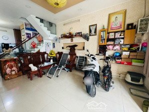 nhà chính chủ 42m2 2 tầng btct 2 pn, nở hậu, gần st lotte, hẻm 3m thông