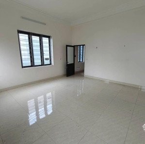 bán nhà 3 tầng đẹp như mới 119m -kim thiều, hương mạc, từ sơn. ô tô vào tận đất . xếch vali về ở.