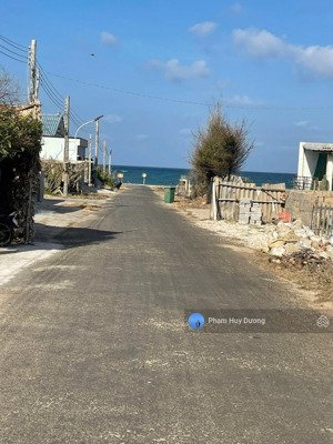 thửa đất mặt tiền đường ngay bãi biển đẹp nhất đảo phú quý, sổ riêng thổ cư, giá bán 2 tỷ 200 triệu