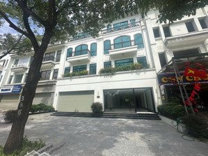 cho thuê nhà hoàn thiện đẹp full công năng có thang máy, pccc