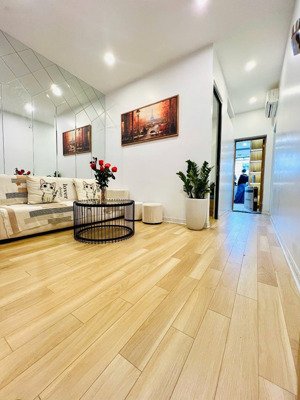 có 102! căn hộ khu mai dịch, hồ tùng mậu, 2 thoáng, full nội thất, 65m*2pn giá nhỉnh 4 tỷ.