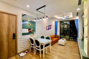 cần bán căn hộ 2pn 2wc 65m2 đủ đồ view hồ thiên nga toà r1 onsen ecopark.hl ạ